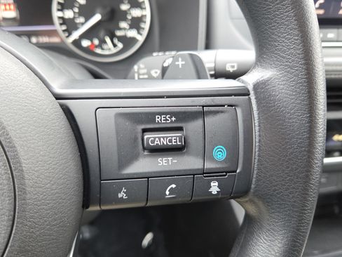 Used 2024 Nissan Rogue SV image 15