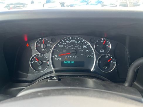 Used 2023 Chevrolet Express 2500 w/ Driver Convenience Package image 14