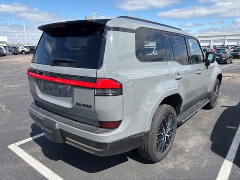 Used 2025 Lexus GX 550 w/ Accessory Package (2T) image 6