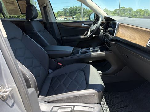 Used 2024 Volkswagen Atlas SE AWD/4WD image 33