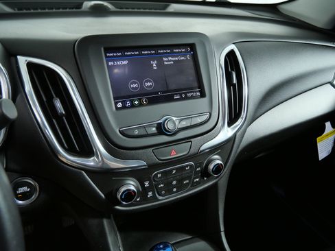 Used 2020 Chevrolet Equinox LT AWD/4WD image 18