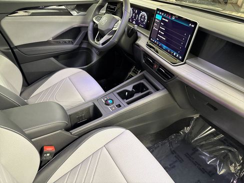 New 2026 Volkswagen Tiguan SE R-Line AWD/4WD image 15
