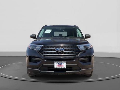 Used 2023 Ford Explorer XLT RWD image 3