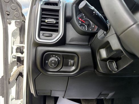 Used 2025 RAM 3500 Big Horn AWD/4WD image 12
