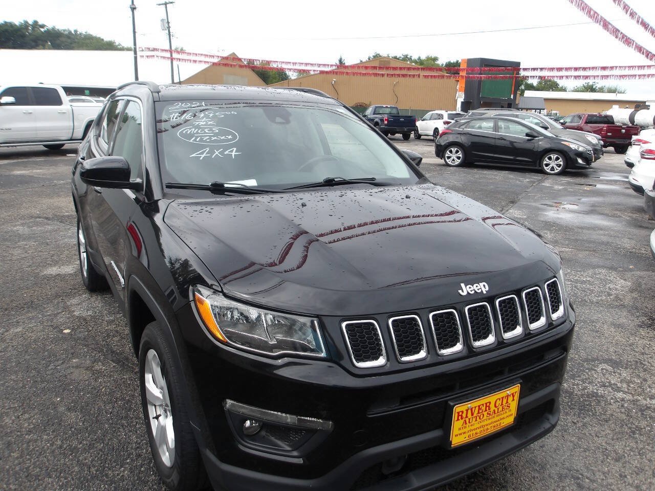Used 2021 Jeep Compass Latitude w/ Driver Assistance Group AWD/4WD image 2
