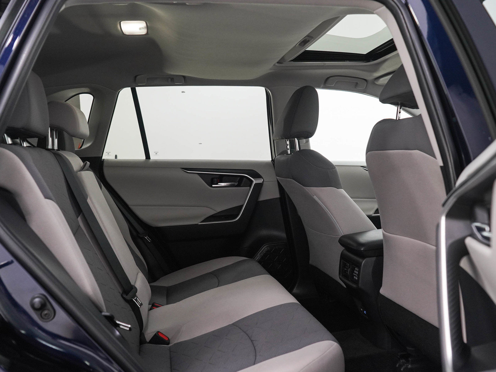 Used 2022 Toyota RAV4 XLE w/ Convenience Package AWD/4WD image 12