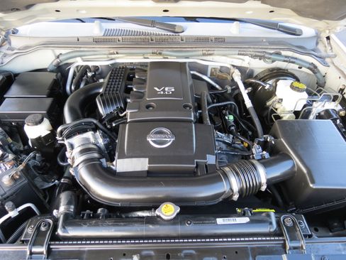 Used 2006 Nissan Frontier SE w/ (P01) Power Pkg image 10