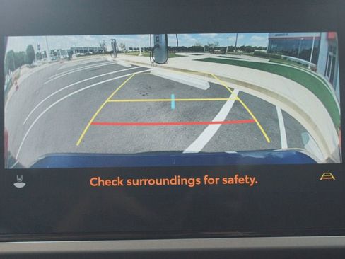 Used 2025 Toyota Camry LE image 6