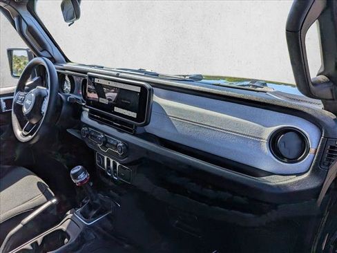 Used 2025 Jeep Wrangler Sport AWD/4WD image 20