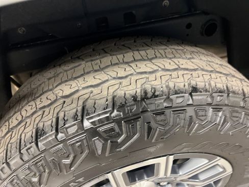 Used 2024 Chevrolet Colorado Z71 w/ Advanced Trailering Package image 11