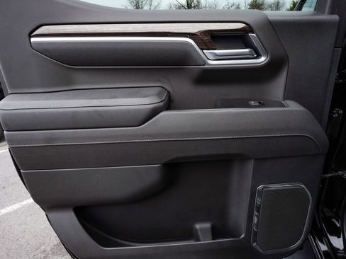 Used 2025 GMC Sierra 1500 Elevation image 12