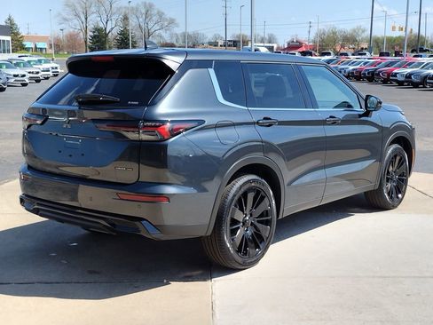 New 2026 Mitsubishi Outlander LE AWD/4WD image 15