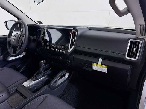 Certified 2025 Nissan Frontier SV w/ SV Convenience Package image 26