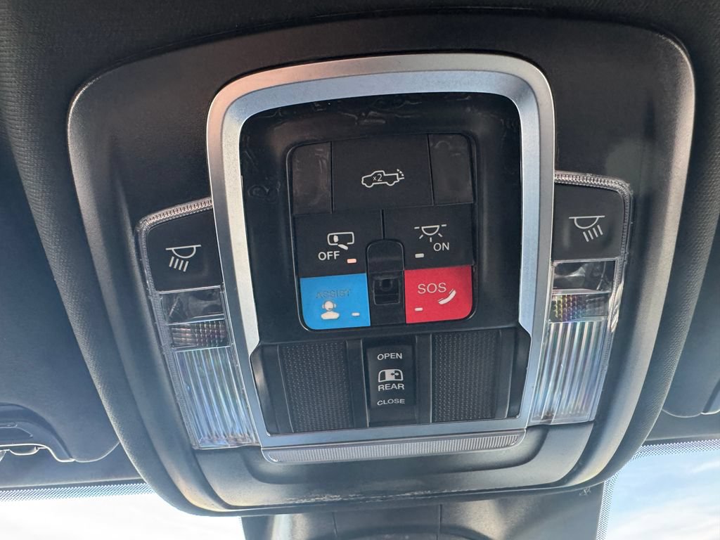 Used 2026 RAM 2500 Laramie AWD/4WD image 35