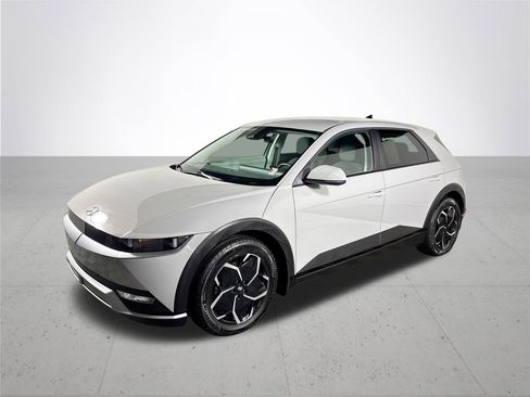 Used 2024 Hyundai Ioniq 5 SEL image 2