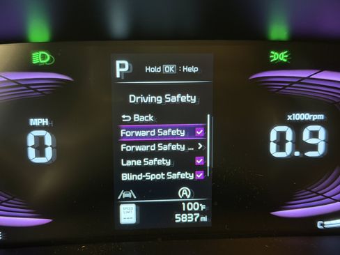 Used 2025 Kia Soul LX w/ LX Technology Package FWD image 16
