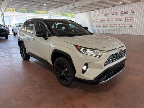 Used 2020 Toyota RAV4 XSE w/ XSE Grade Weather Package AWD/4WD image 13