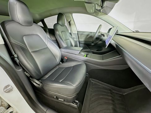 Used 2020 Tesla Model Y Long Range image 29