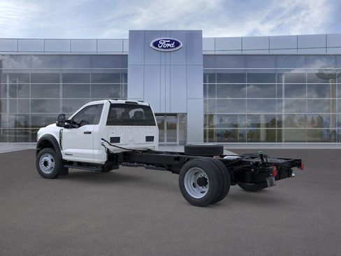 New 2025 Ford F550 image 4