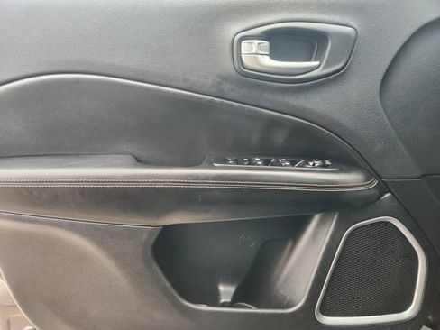 Used 2017 Jeep Compass Sport image 21