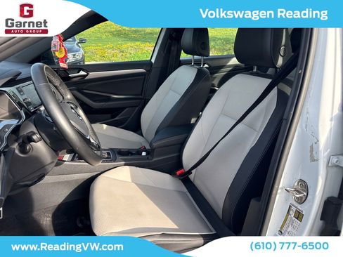 Used 2021 Volkswagen Jetta R-Line w/ R-Line Cold Weather Package image 11