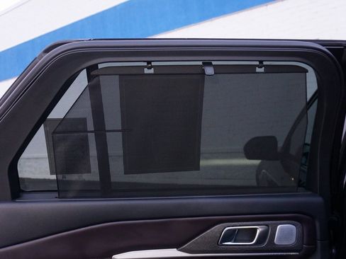 Used 2025 Ford Explorer Platinum w/ Ultimate Package image 31