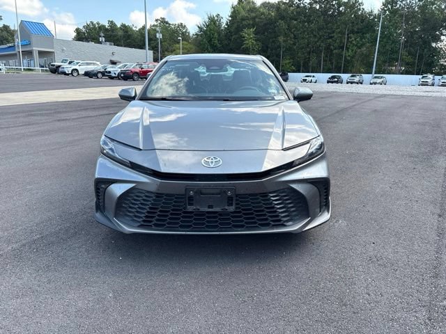 Used 2025 Toyota Camry SE FWD image 2