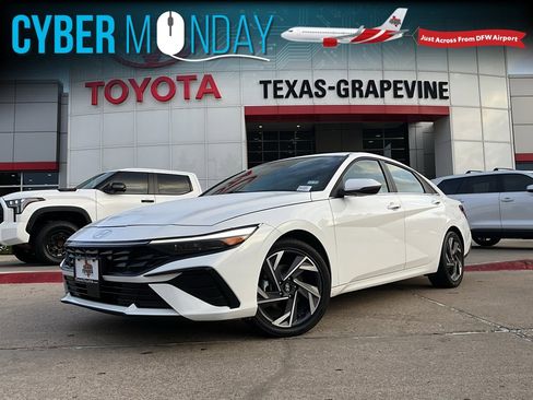 Used 2025 Hyundai Elantra Limited image 1