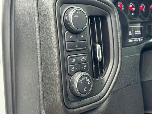 Used 2024 Chevrolet Silverado 2500 Custom w/ Custom Value Package image 17