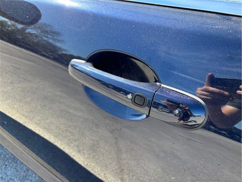 Used 2015 Jaguar XF Premium image 18