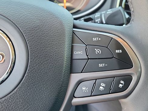 Used 2022 Jeep Cherokee Limited w/ Elite Package AWD/4WD image 20