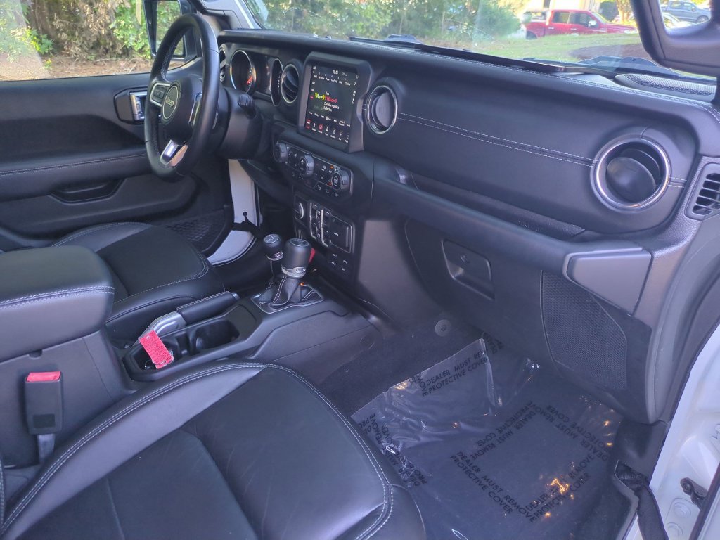 Used 2019 Jeep Wrangler Unlimited Sahara AWD/4WD image 37