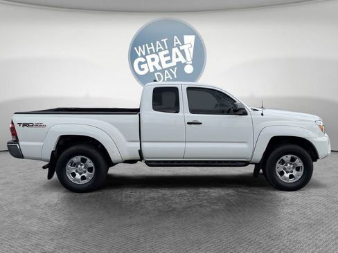 Used 2012 Toyota Tacoma 4x4 Access Cab V6 w/ TRD Off-Road Pkg image 2