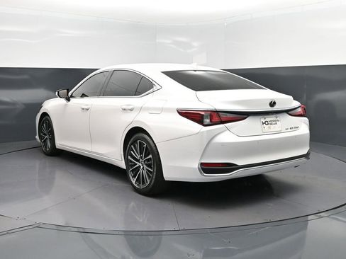 Certified 2024 Lexus ES 250 w/ Premium Package image 5