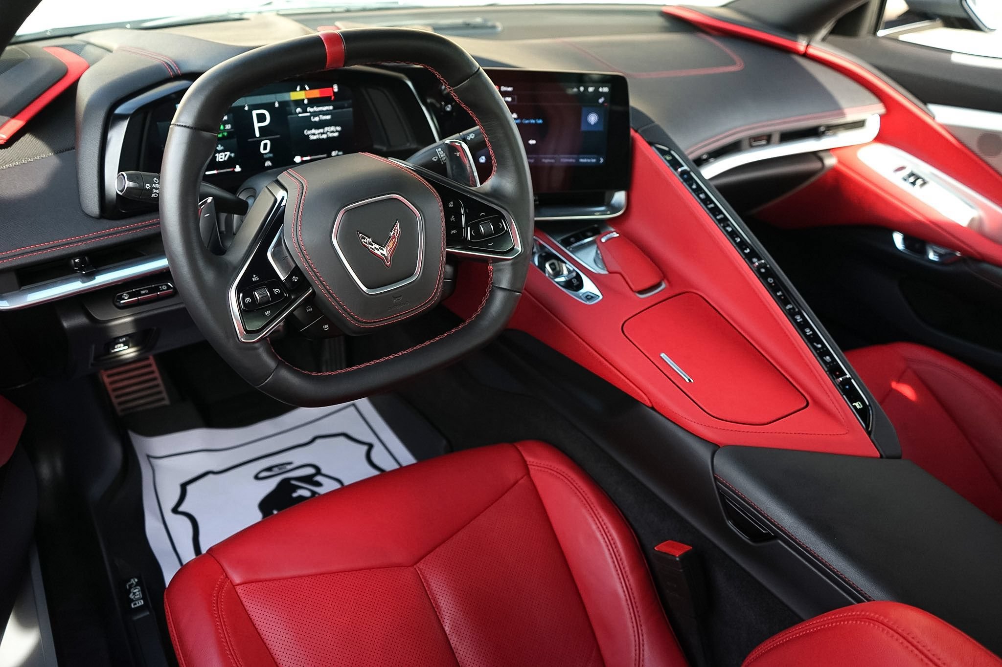 Used 2025 Chevrolet Corvette Stingray Preferred Cpe w/ Z51 Performance Package RWD image 22