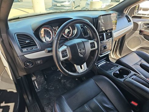 Used 2019 Dodge Grand Caravan GT FWD image 17