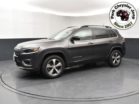 Used 2022 Jeep Cherokee Limited AWD/4WD image 3