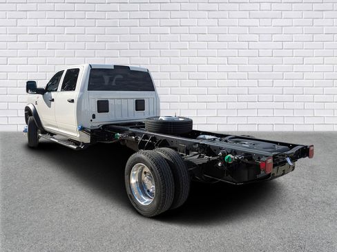 New 2026 RAM 5500 Tradesman w/ Chrome Appearance Group AWD/4WD image 3