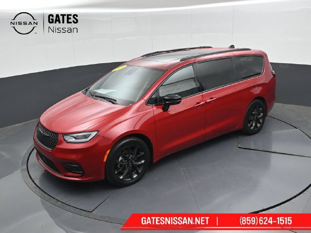 Used 2025 Chrysler Pacifica Limited FWD image 55
