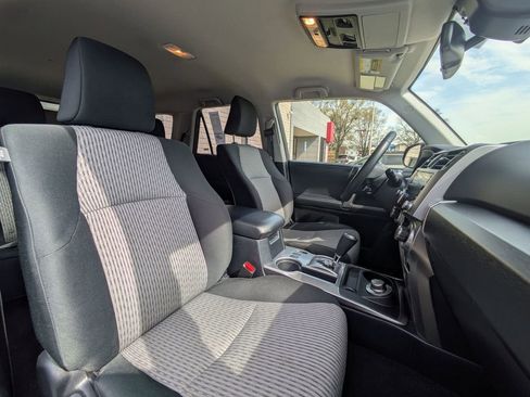 Used 2024 Toyota 4Runner SR5 AWD/4WD image 28