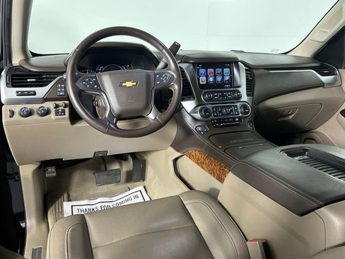 Used 2020 Chevrolet Suburban Premier AWD/4WD image 20