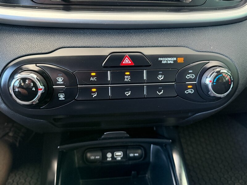 Used 2017 Kia Sorento FWD image 31