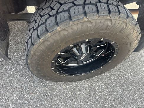 Used 2019 Chevrolet Silverado 1500 LT Trail Boss AWD/4WD image 12