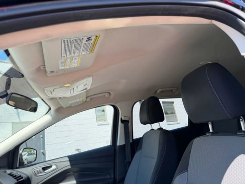 Used 2017 Ford Escape SE FWD image 14