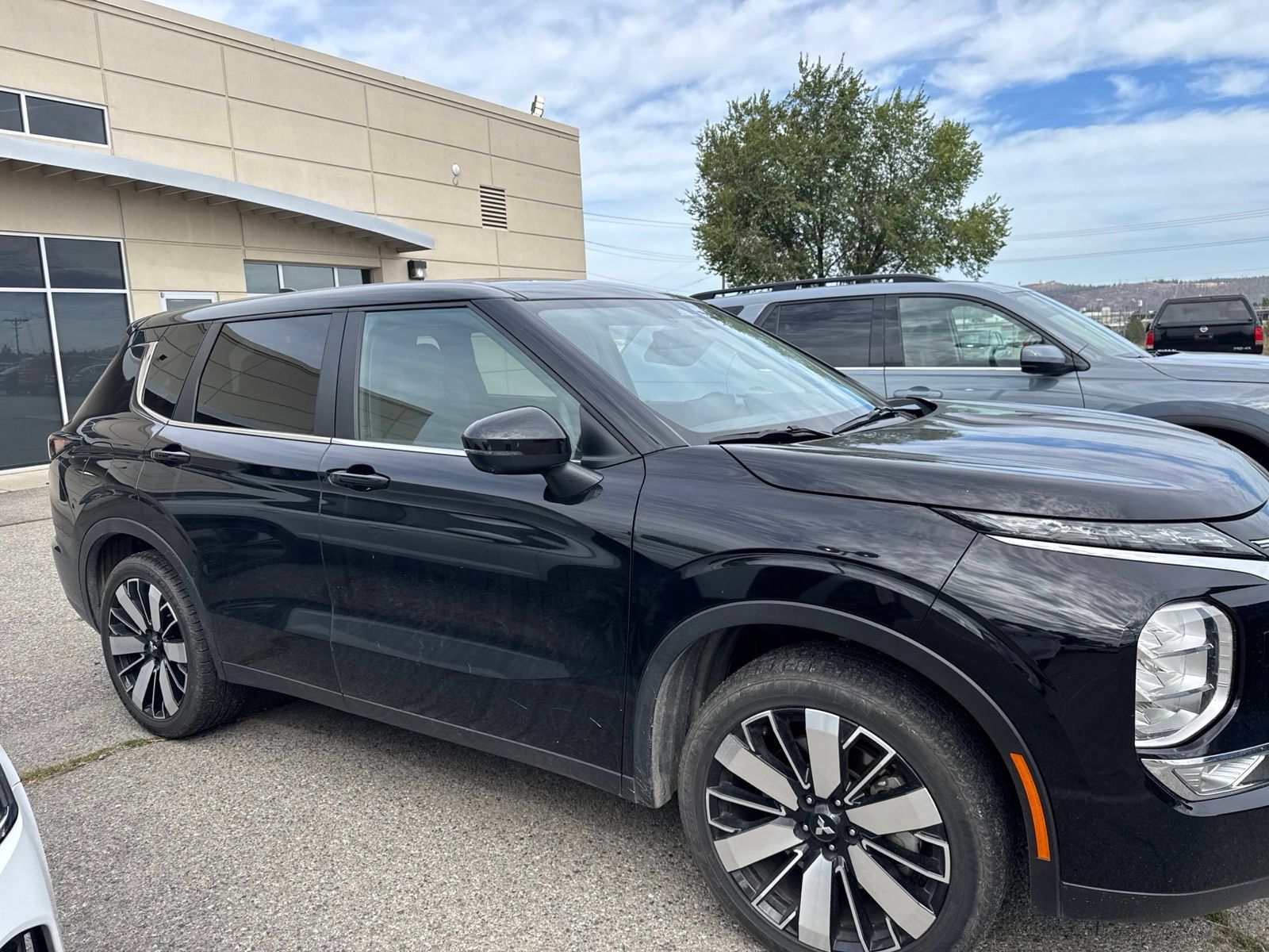 Used 2025 Mitsubishi Outlander SE AWD/4WD image 5