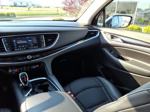 Used 2020 Buick Enclave Avenir w/ Avenir Technology Package image 9