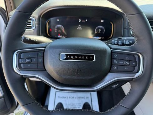 Used 2025 Jeep Wagoneer Series III w/ Premium Group I AWD/4WD image 23