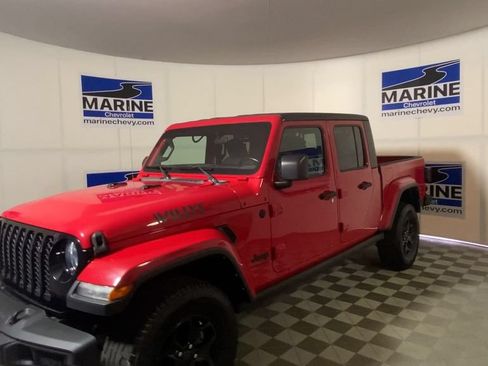 Used 2021 Jeep Gladiator Sport AWD/4WD image 6