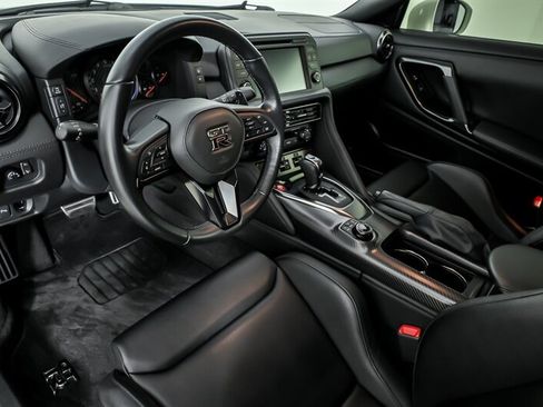 Used 2017 Nissan GT-R Premium AWD/4WD image 21
