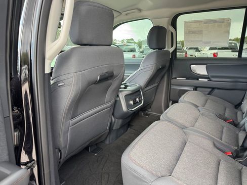 New 2025 Ford Expedition Active image 24